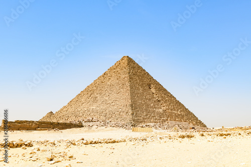 La Pyramide de Myk  rinos