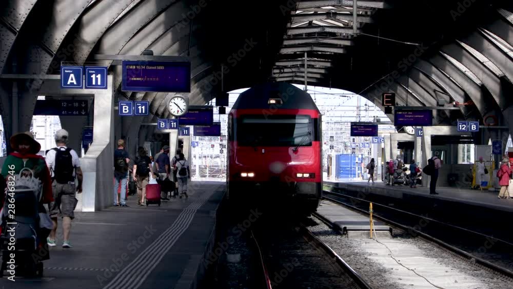 A train pulls into Zurich train station