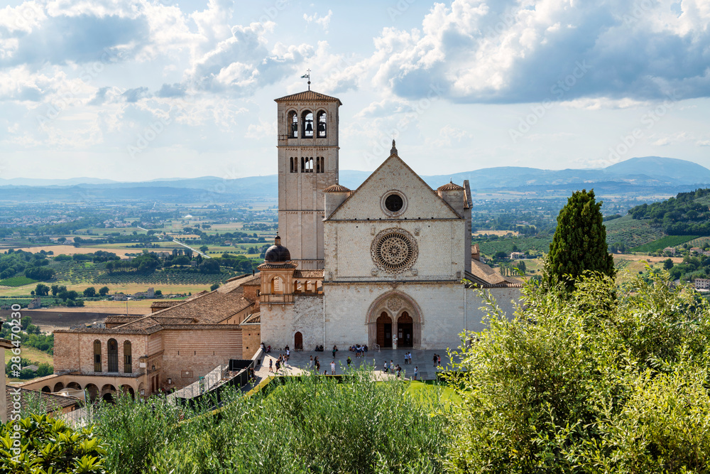Fototapeta premium Assisi, famous view on the cathedral