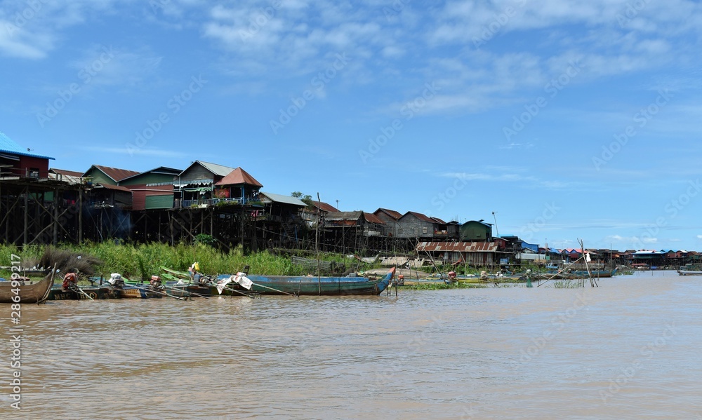 Floating village at Kampong Khleang