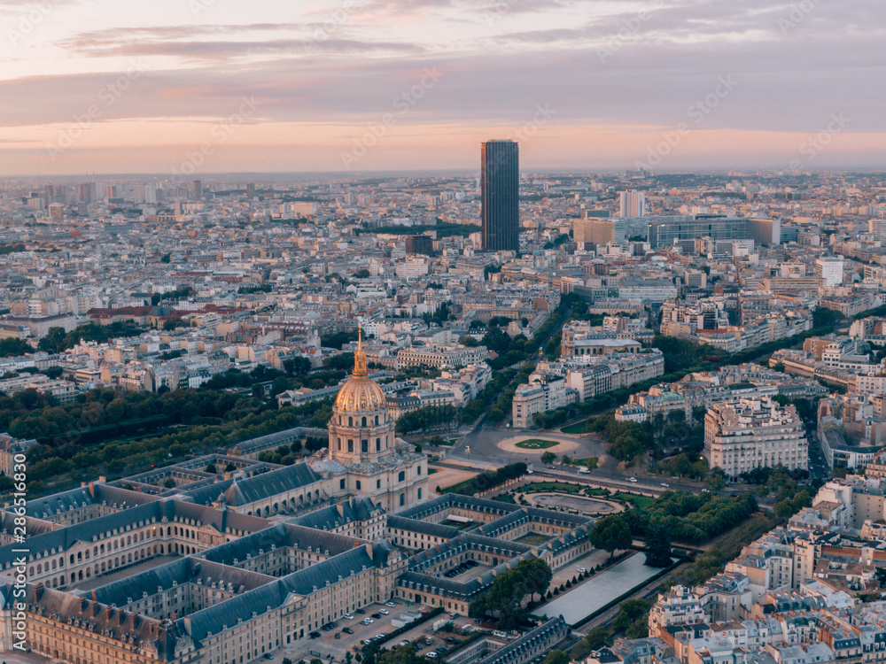 Les Invalides with the Tour Montparnasse in the background while sunset