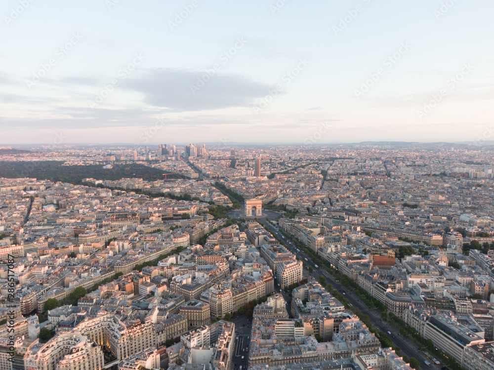 Cityscape of Paris while sunset