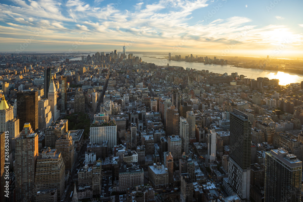 Fototapeta premium Evening atmosphere over Manhattan