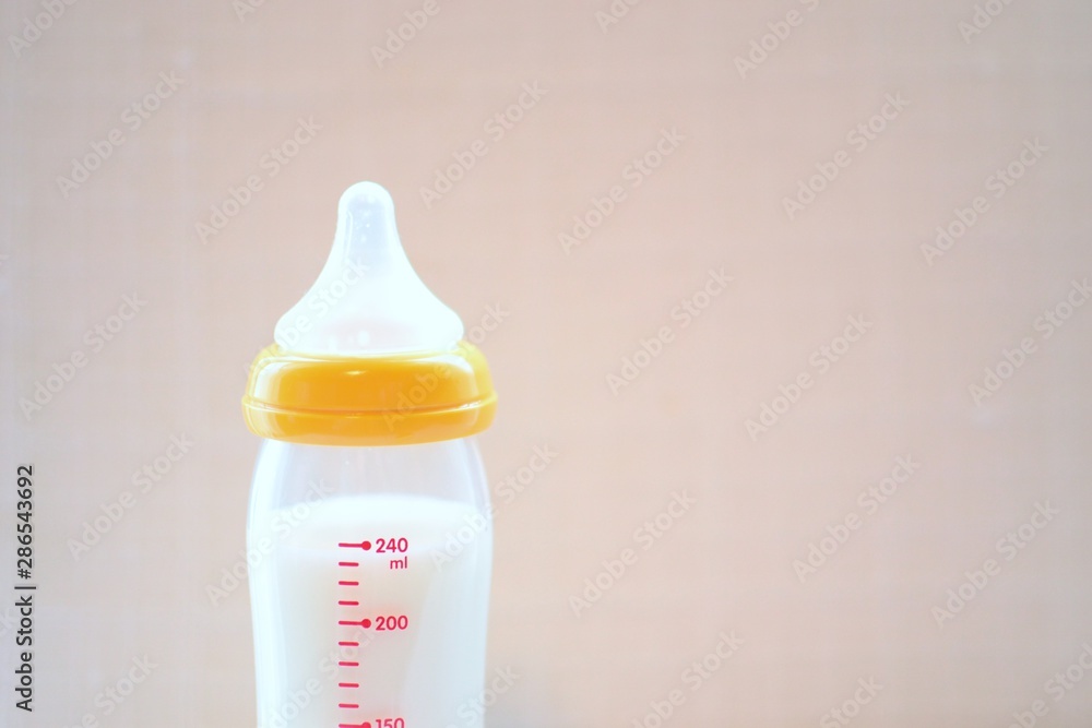 哺乳瓶 哺乳瓶