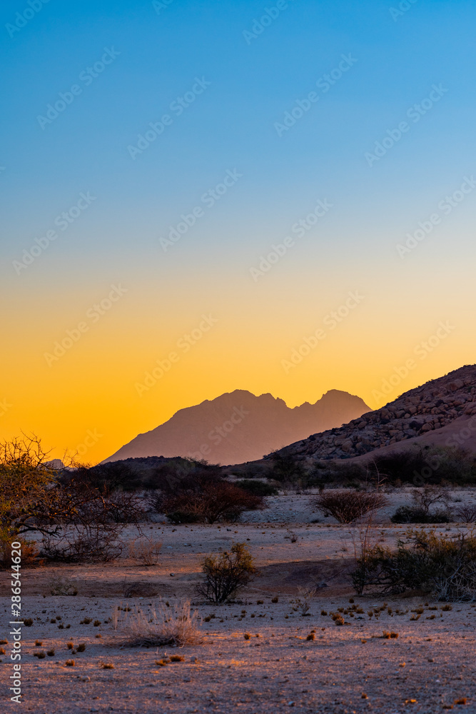 Coucher de soleil spitzkoppe en Namibie