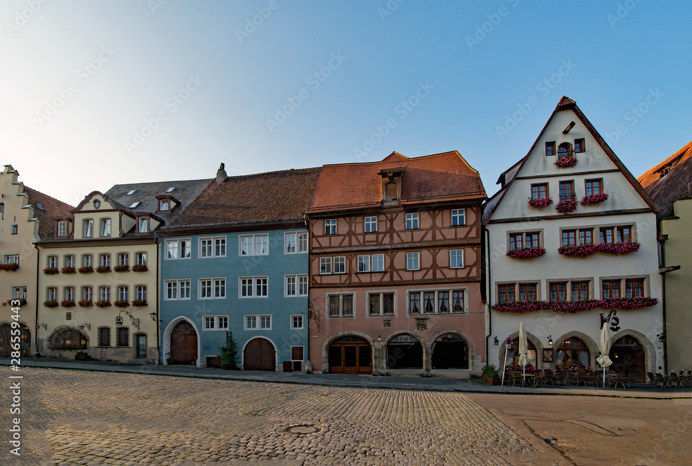 Häuserzeile in der Altstadt von Rothenburg ob der Tauber in Mittelfranken, Bayern, Deutschland 