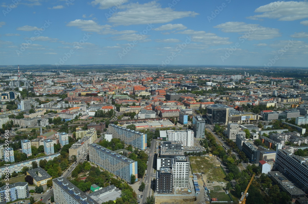 Wroclaw - panorama miasta, widok z góry, latem