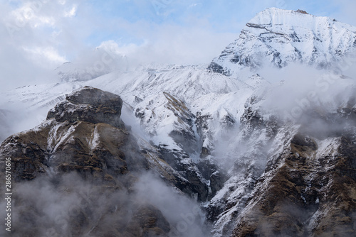 view of himalayas annapurna base camp trekking route 