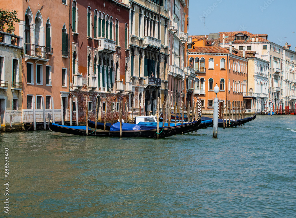 Veja de vários ângulos a bela e irreverente Veneza que encanta o mundo por muitos séculos, Itália Europa