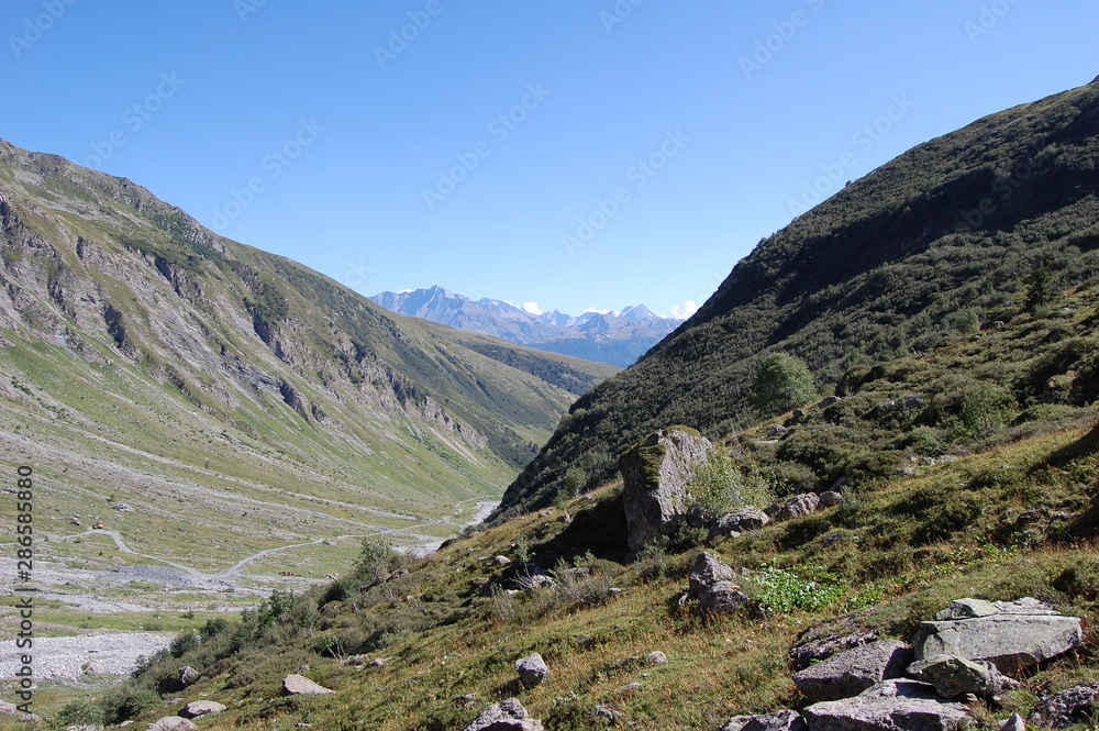 Paysage des Alpes en direction de la Pierra Menta