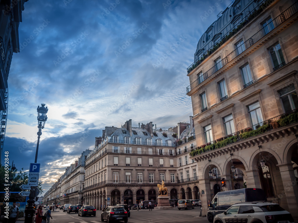 Paris Paris