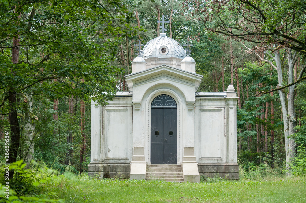 Cerkiew w Uniejowie mauzoleum