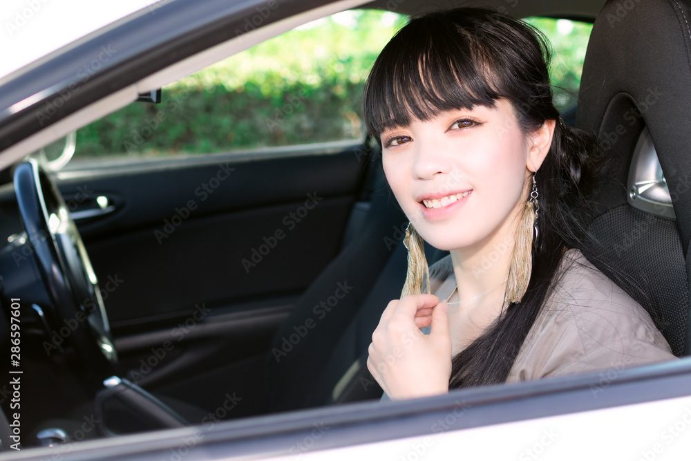 助手席に乗る彼女 助手席に乗る彼女