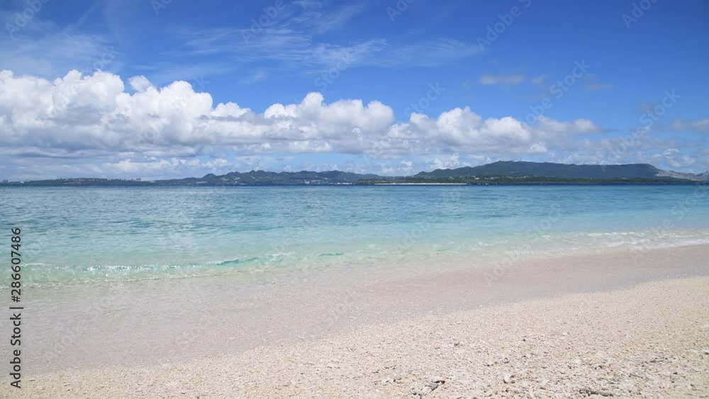 美しい沖縄の海