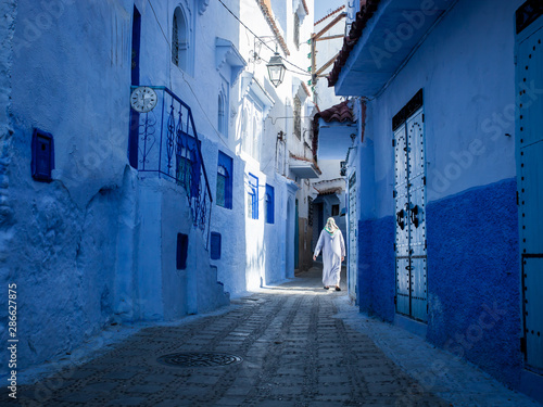 Chefchaouen, also known as Chaouen, is a city in northwest Morocco. It is the chief town of the province of the same name, and is noted for its buildings in shades of blue.  © Наталья Старикова