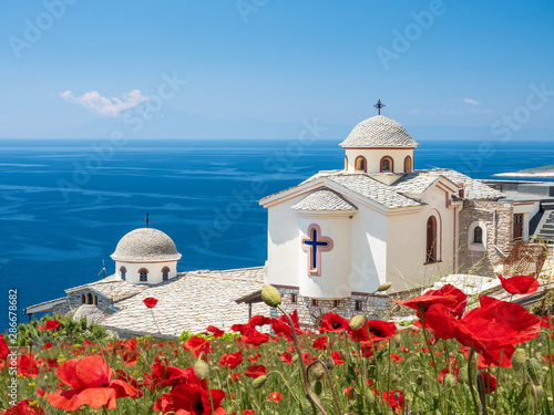 krajobraz-z-archaniolow-swietego-greckiego-klasztoru-prawoslawnego-thassos-grecja
