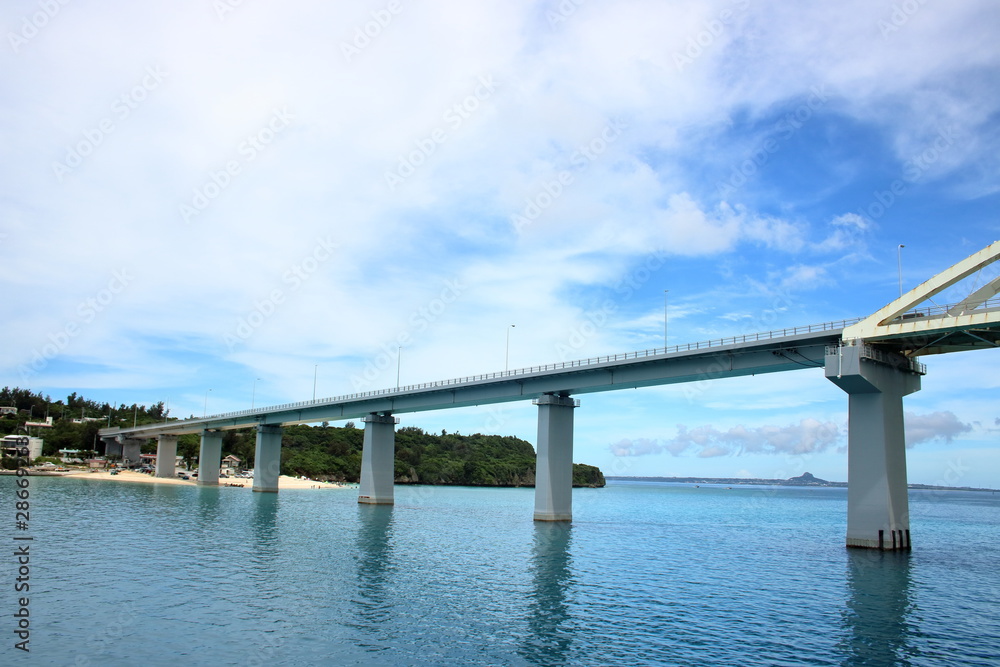 瀬底大橋（瀬底島側）