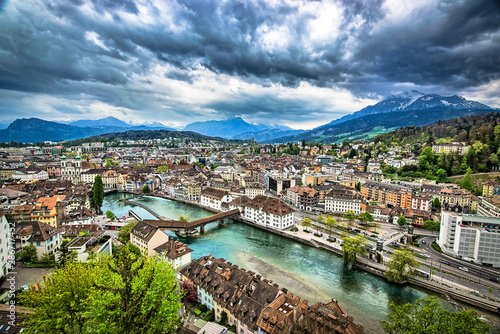 Vista panorâmica e aérea de Lucerna - Suíça.
