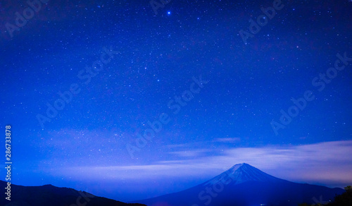 Fototapeta Naklejka Na Ścianę i Meble -  Japan beautiful Mountain Fuji in the night