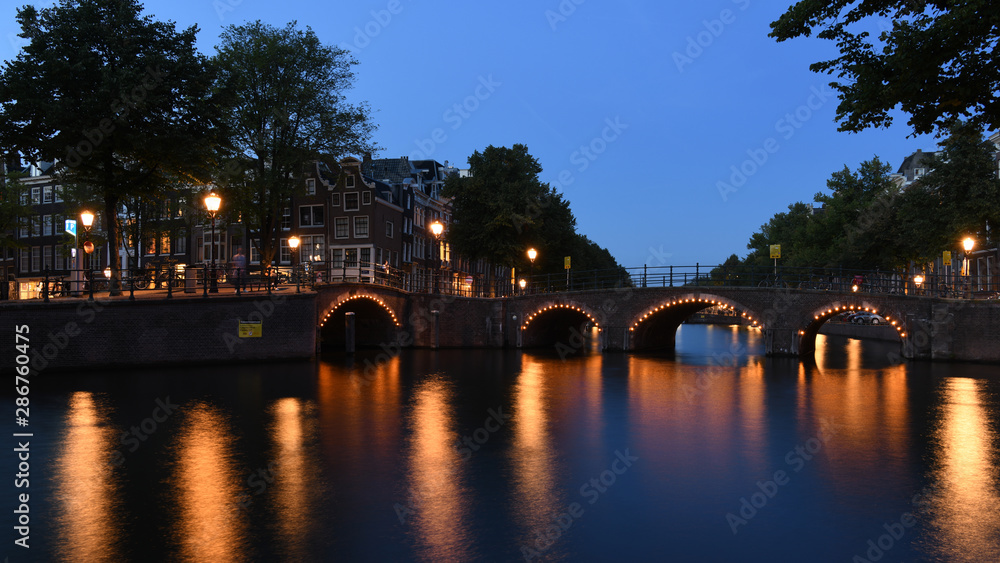Amsterdam - Brücke bei Nacht (08/2019)