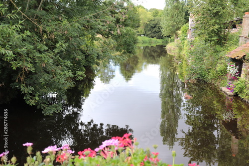 Le fleuve Trieux dans la ville de Pontrieux - Département des Côtes d'Armor - Bretagne - France
