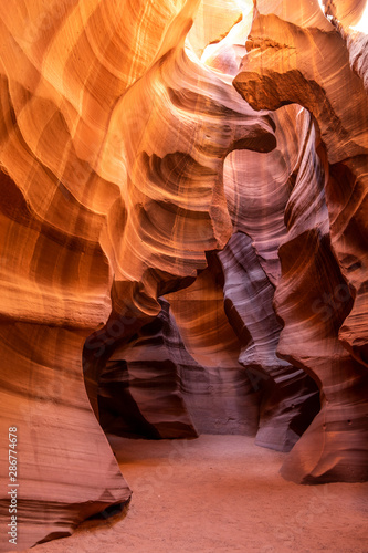 Upper Antelope Canyon midday photography tour