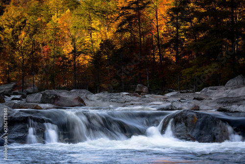 Fototapeta Naklejka Na Ścianę i Meble -  Fall Foliage in the Blue Ridge mountains