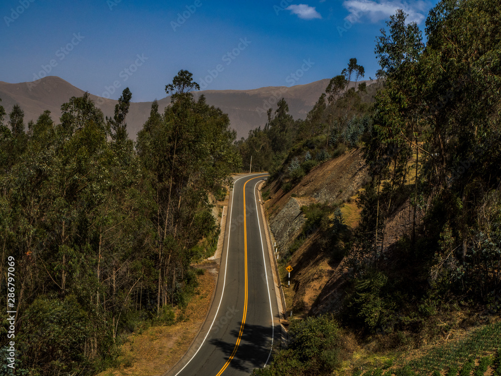 Obraz premium Road in the mountains