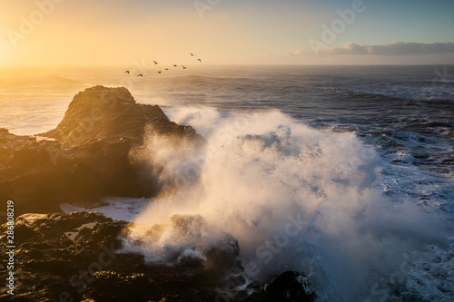 Sunrise at Cape Dyrholaey, the most southern point of Iceland Fototapet