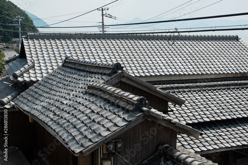 古くからある日本の瓦屋根