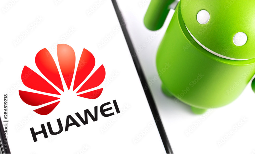 Foto Stock Huawei logo: Huawei Technologies Co. Ltd. is Chinese  multinational telecommunications equipment, consumer electronics  manufacturer, headquartered. Moscow, Russia - May 20, 2019 | Adobe Stock