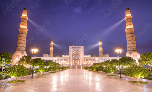 The grand Sultan Qaboos mosque