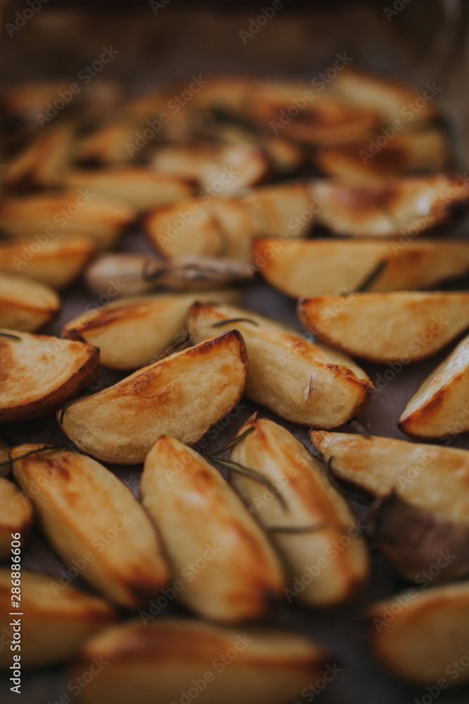 roasted potatoes with rosemary and garlic roasted potatoes with rosemary and garlic