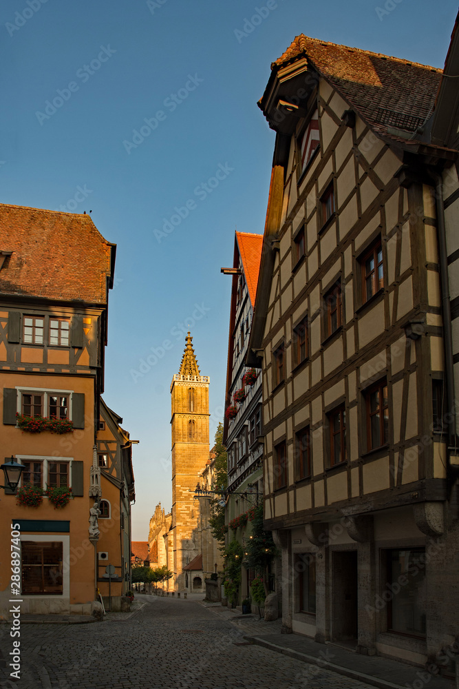 In den Straßen der Altstadt von Rothenburg ob der Tauber in Mittelfranken, Bayern, Deutschland 