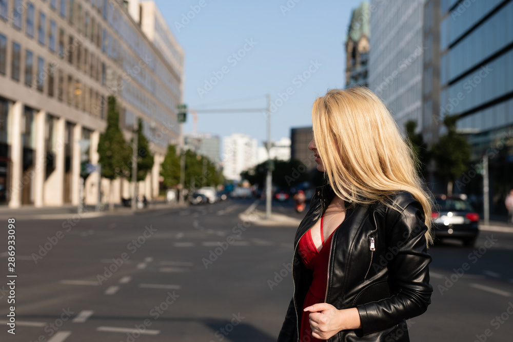 Frau in der Stadt Frau in der Stadt