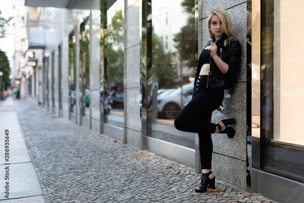 Frau in der Stadt Frau in der Stadt