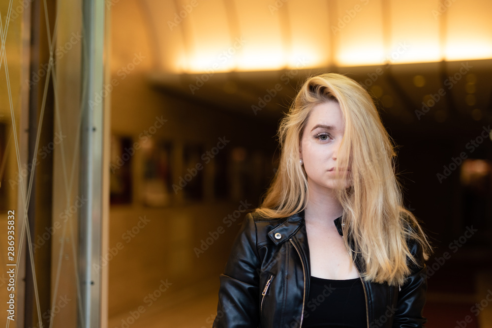 Frau in der Stadt Frau in der Stadt