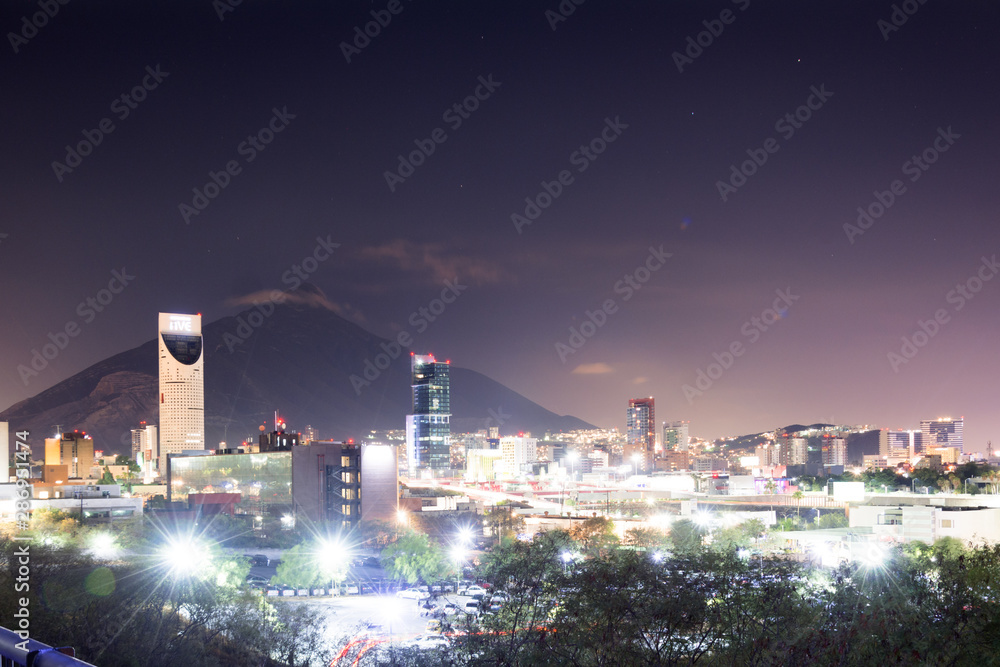 Fototapeta premium CITY AT NIGHT