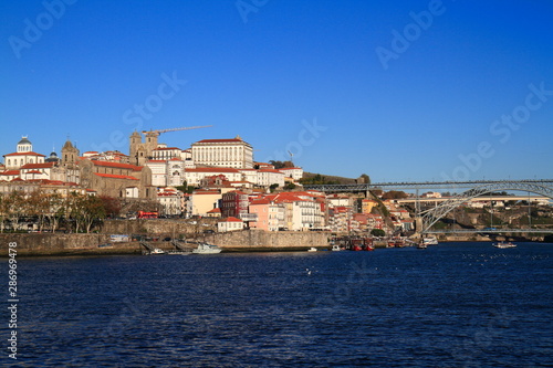 Panoramic view of old town of Porto, Portugal © Rudolf Tepfenhart