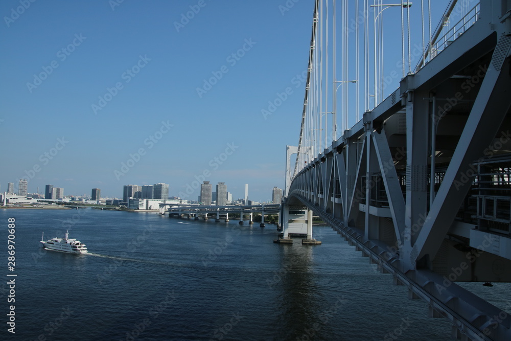 Fototapeta premium レインボーブリッジのある風景