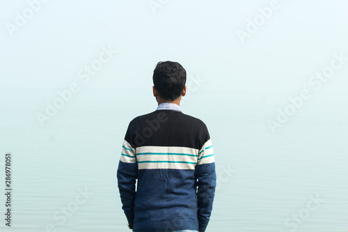 Εκτύπωση καμβά backside of a young man