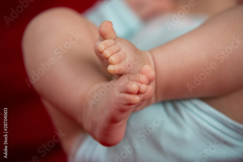 closeup on the feet of a newborn baby