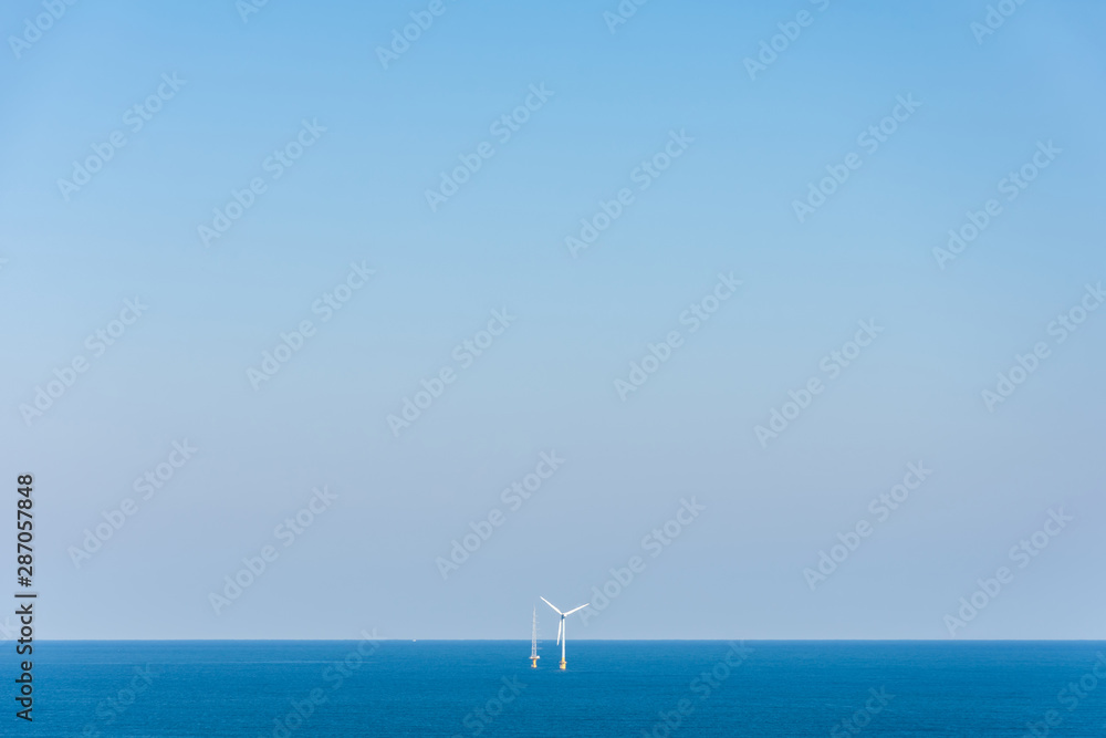 Fototapeta premium 洋上風力発電