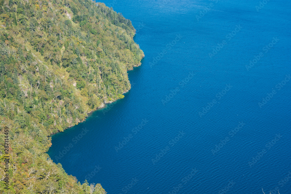 青い静かな湖　摩周湖