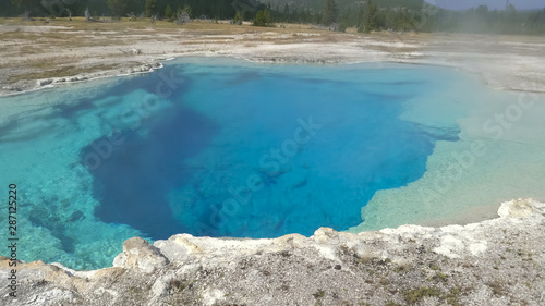 sapphire spring in yellowstone national park, usa