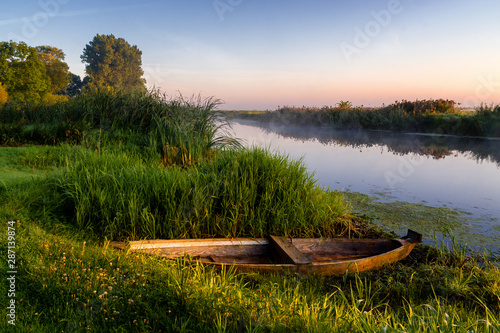 Rzeka Narew o poranku, Podlasie, Polska