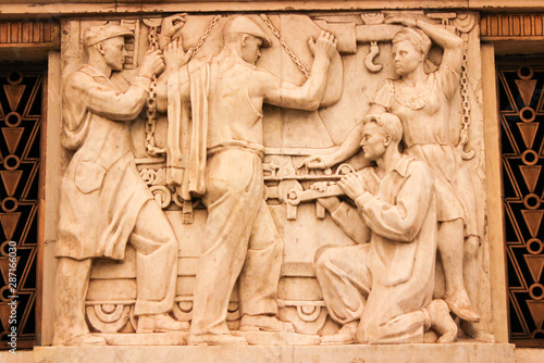 Bas-reliefs in the Moscow metro