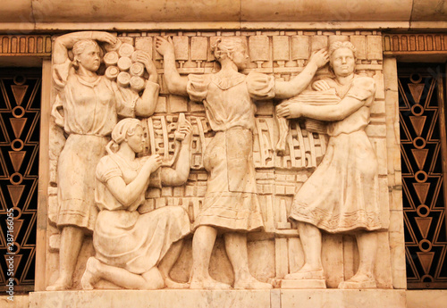 Bas-reliefs in the Moscow metro