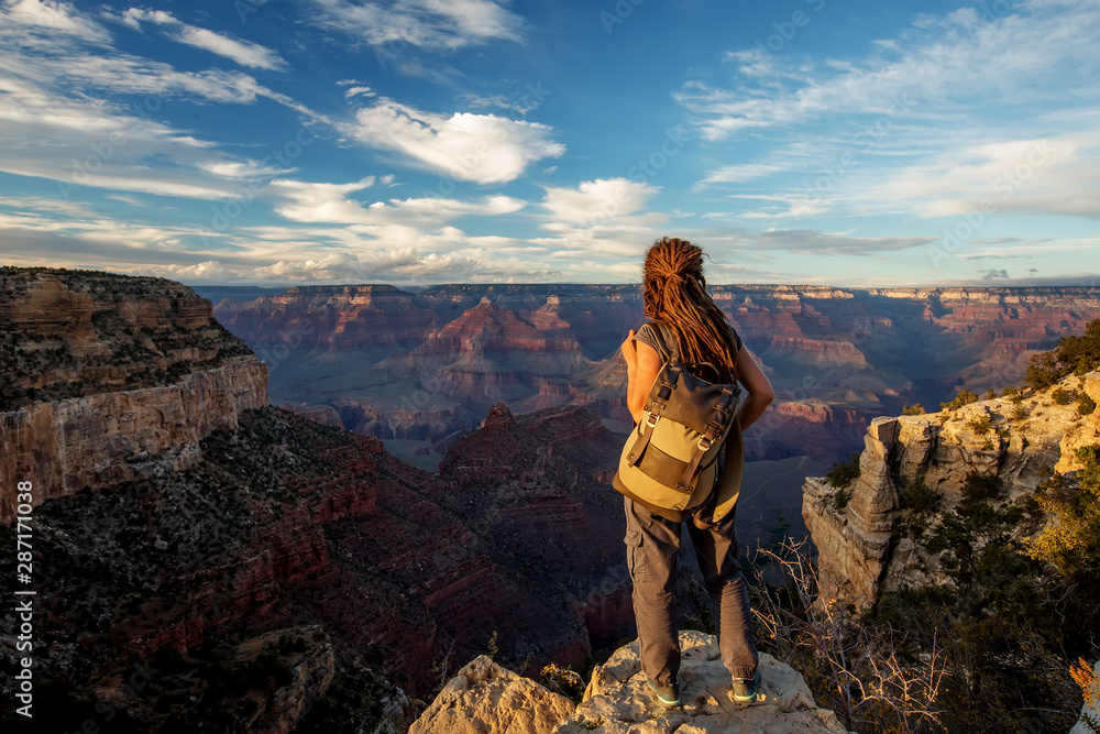 Naklejka premium A hiker in the Grand Canyon National Park, South Rim, Arizona, USA.