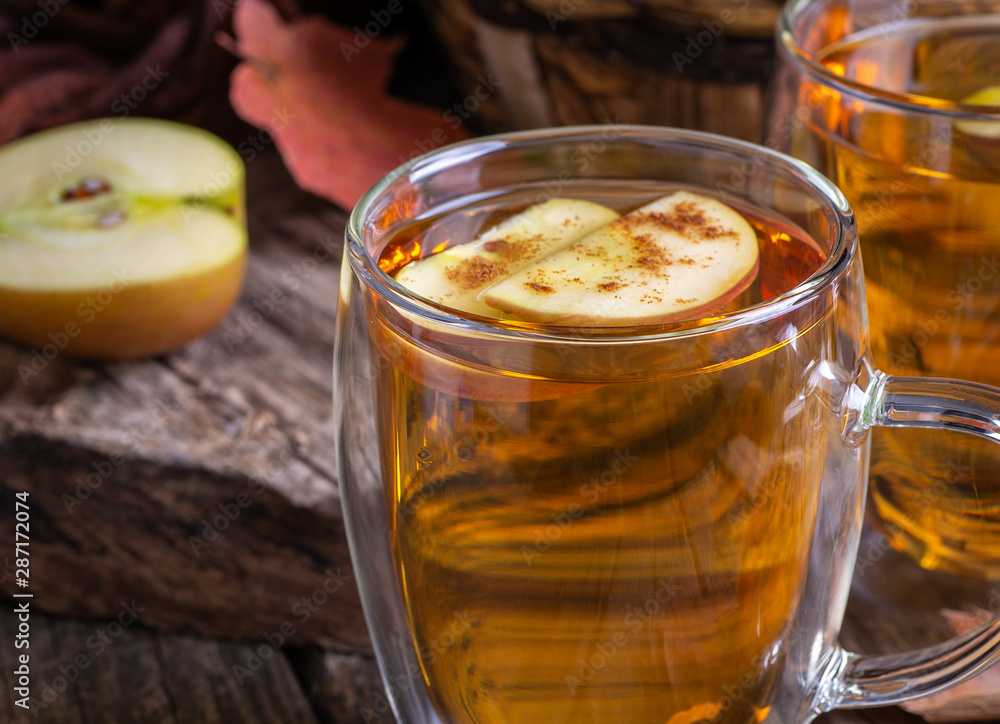 Glass Mug of Cider With Apple Slices Glass Mug of Cider With Apple Slices